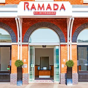 Ramada By Wyndham Otel
